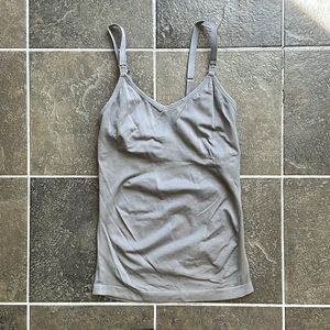 🌺 Gray Nursing Tank Top